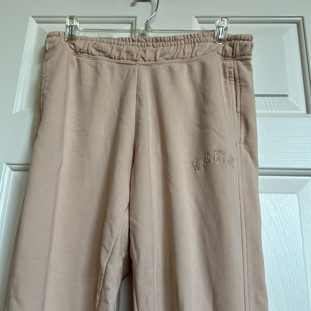 Nike sweat jogger pants
 ( pastel yellow)